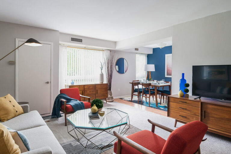 The Metropolitan Doylestown - Apartment interior living room and dining area