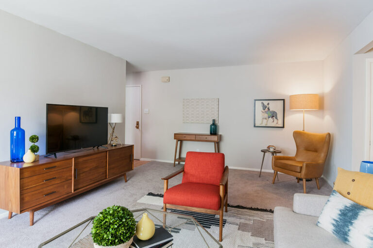 The Metropolitan Doylestown - Apartment interior living room