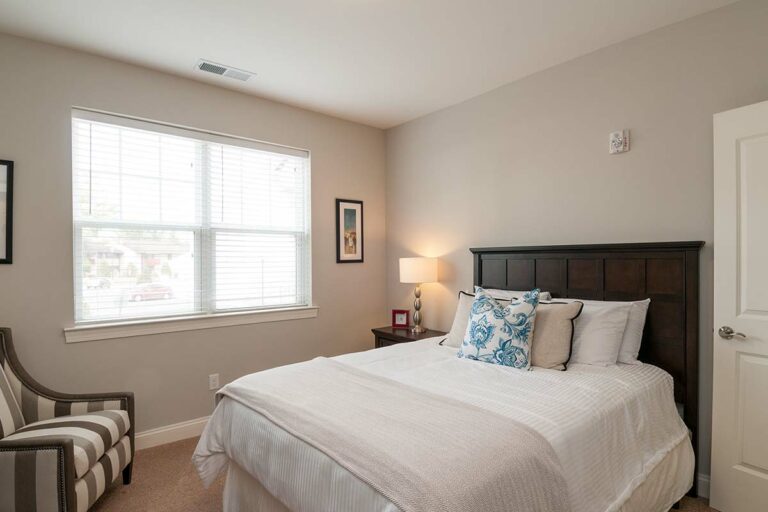 The Metropolitan East Goshen Estates - Apartment interior bedroom