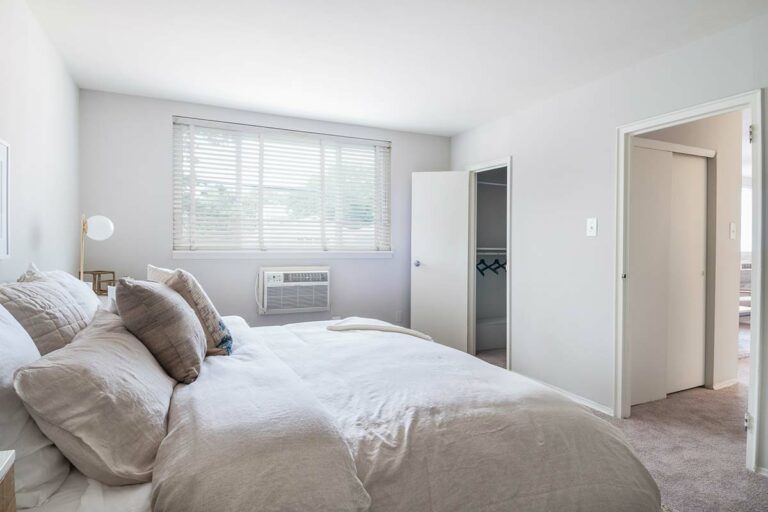 The Metropolitan Manayunk Hill - Apartment interior bedroom