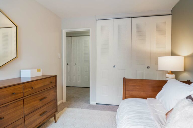 The Metropolitan Roxborough - Apartment interior bedroom