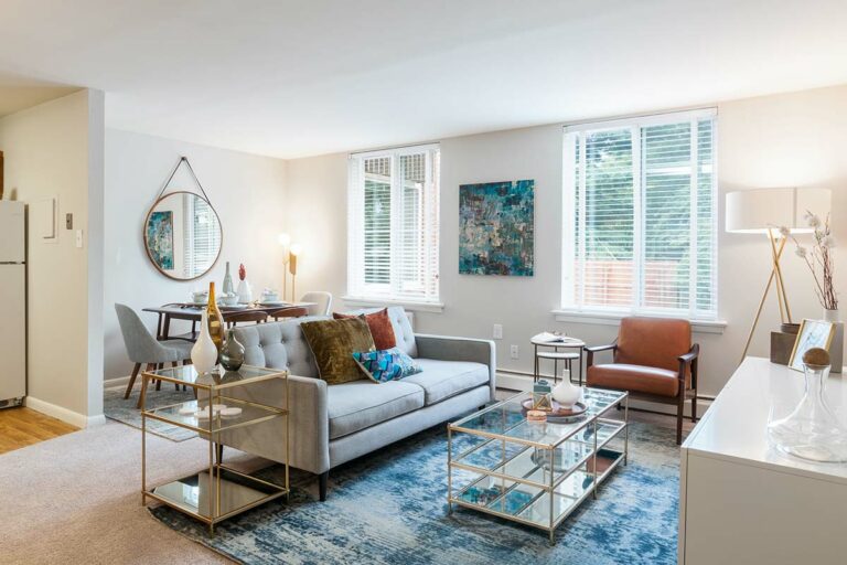The Metropolitan Roxborough - Apartment interior living room