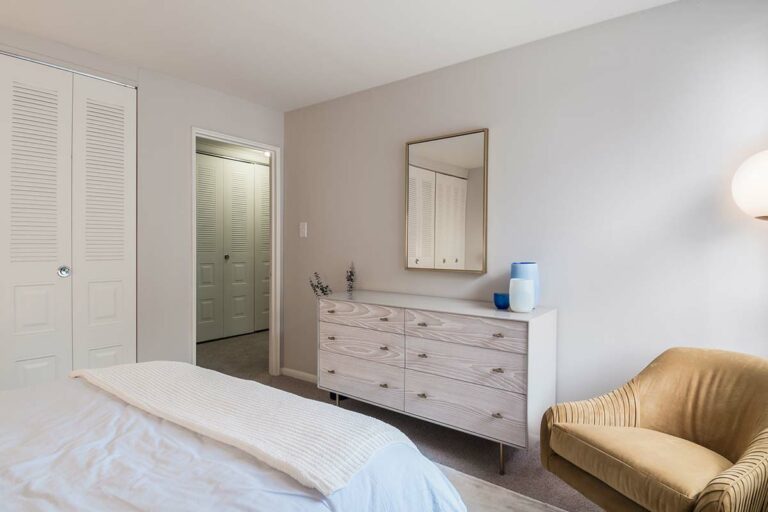 The Metropolitan Roxborough - Apartment interior bedroom