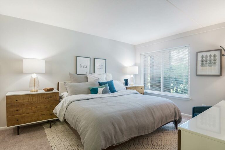 The Metropolitan Tareyton Estates - Apartment interior master bedroom