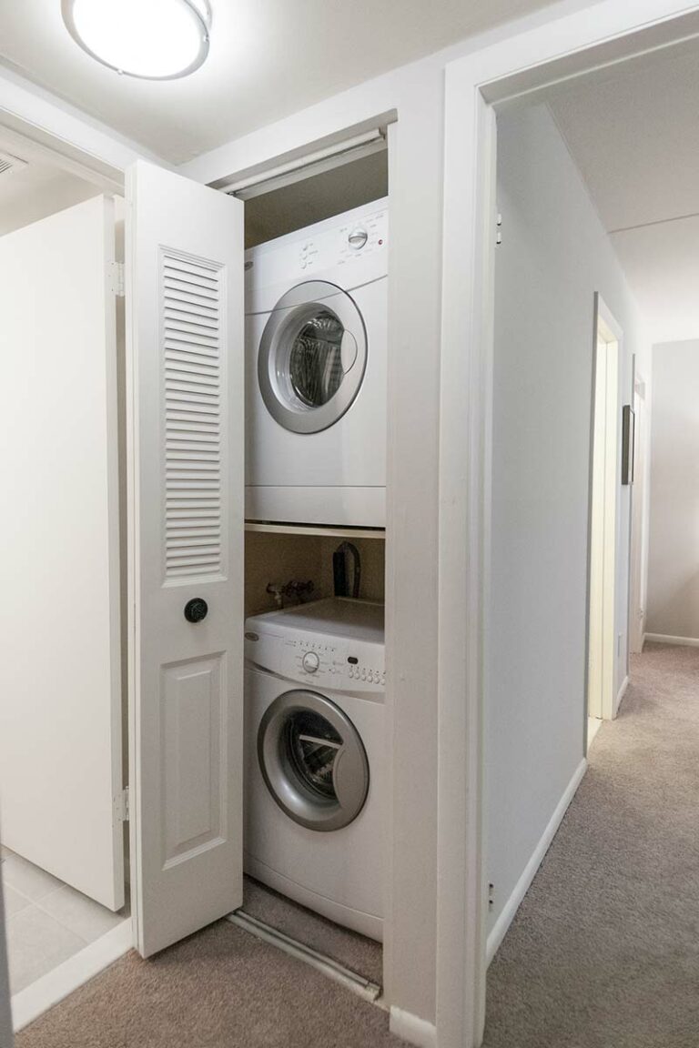 The Metropolitan Tareyton Estates - Apartment interior laundry