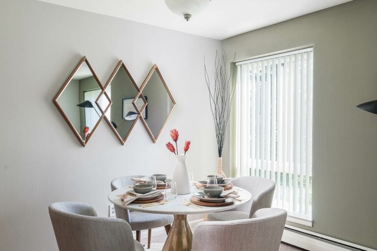 The Metropolitan West Chester - Apartment interior dining room