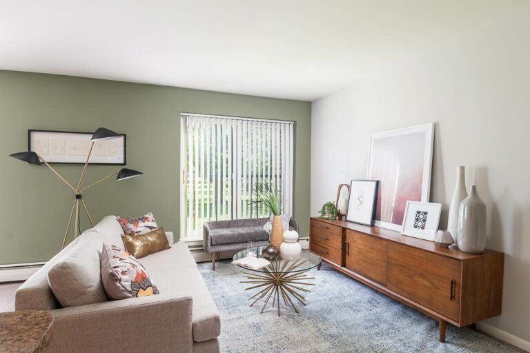 The Metropolitan West Chester - Apartment interior living room