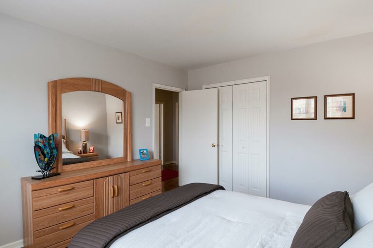 The Metropolitan Wynnefield - Apartment interior bedroom