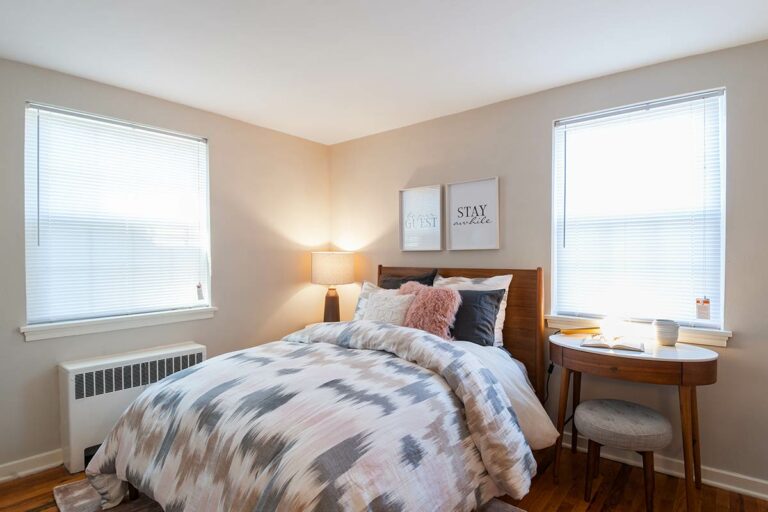 The Metropolitan Wynnewood - Apartment interior bedroom