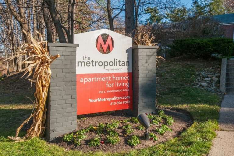 The Metropolitan Wynnewood - property sign